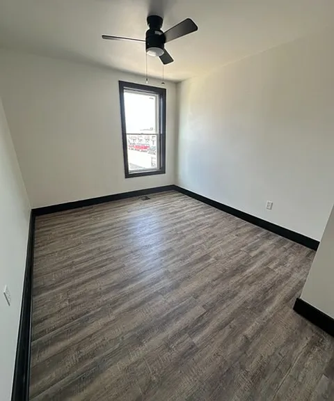 909 Ross Ave #2 — Photo 7