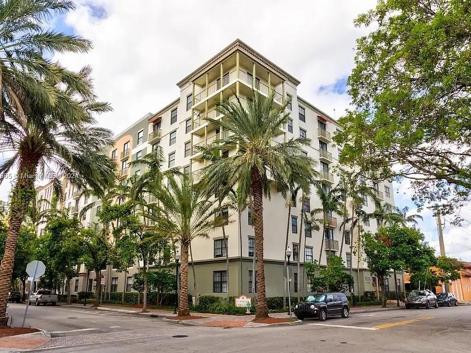 1st image of 1900 Van Buren St APT 323B