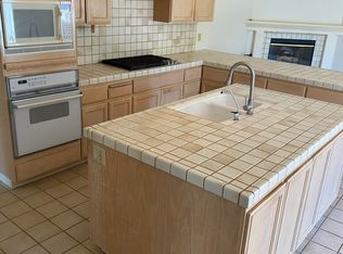 25611 Creekview Cir, Salinas, CA 93908