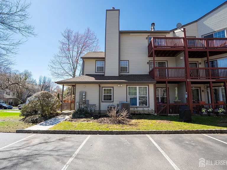 6202 Cedar Ct — Photo 3