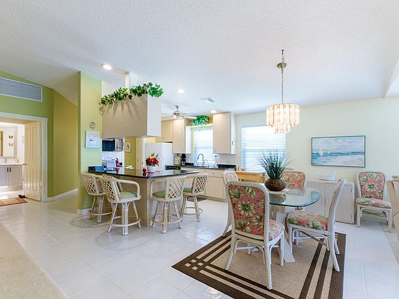 5th image of 1612 SW Waterfall Boulevard