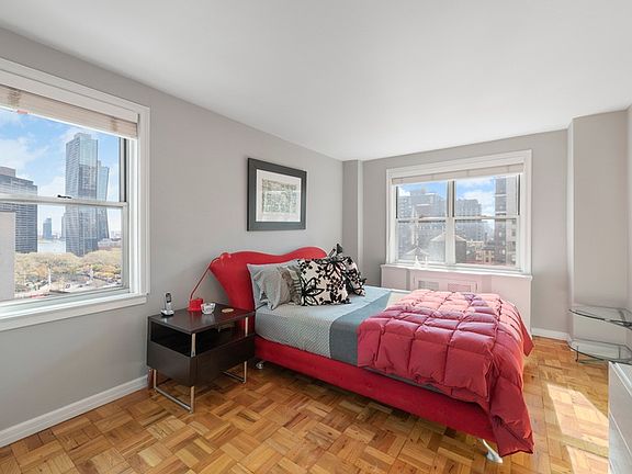 4th image of 201 E 37th St APT 14B