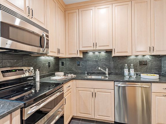 5th image of 100 Keyes Rd APT 324
