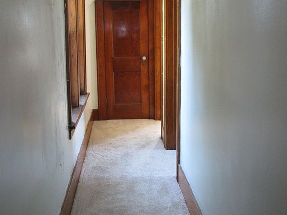 5th image of 1031 S 5th Ave