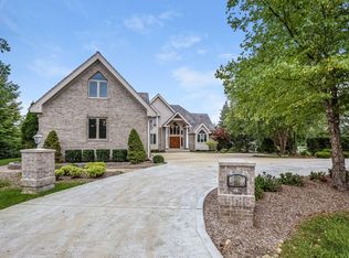 260 Honey Lake Ct, North Barrington, IL 60010