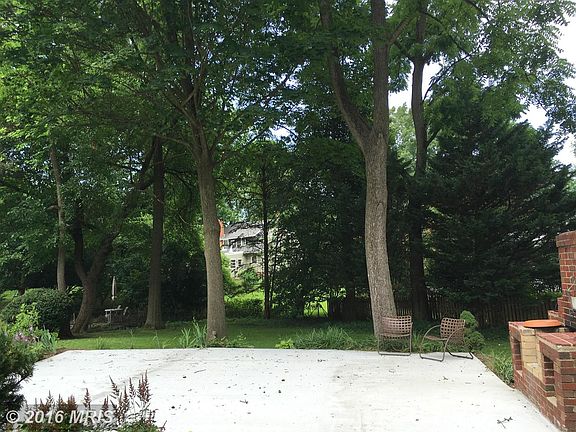 3rd image of 8912 Montgomery Ave