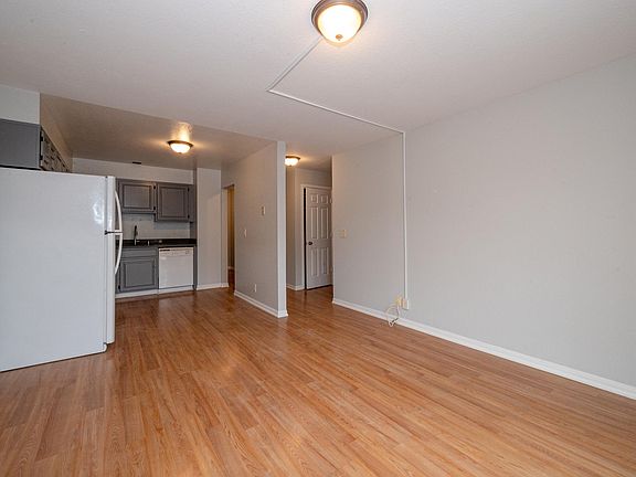 2nd image of 7233 Geary Blvd #1