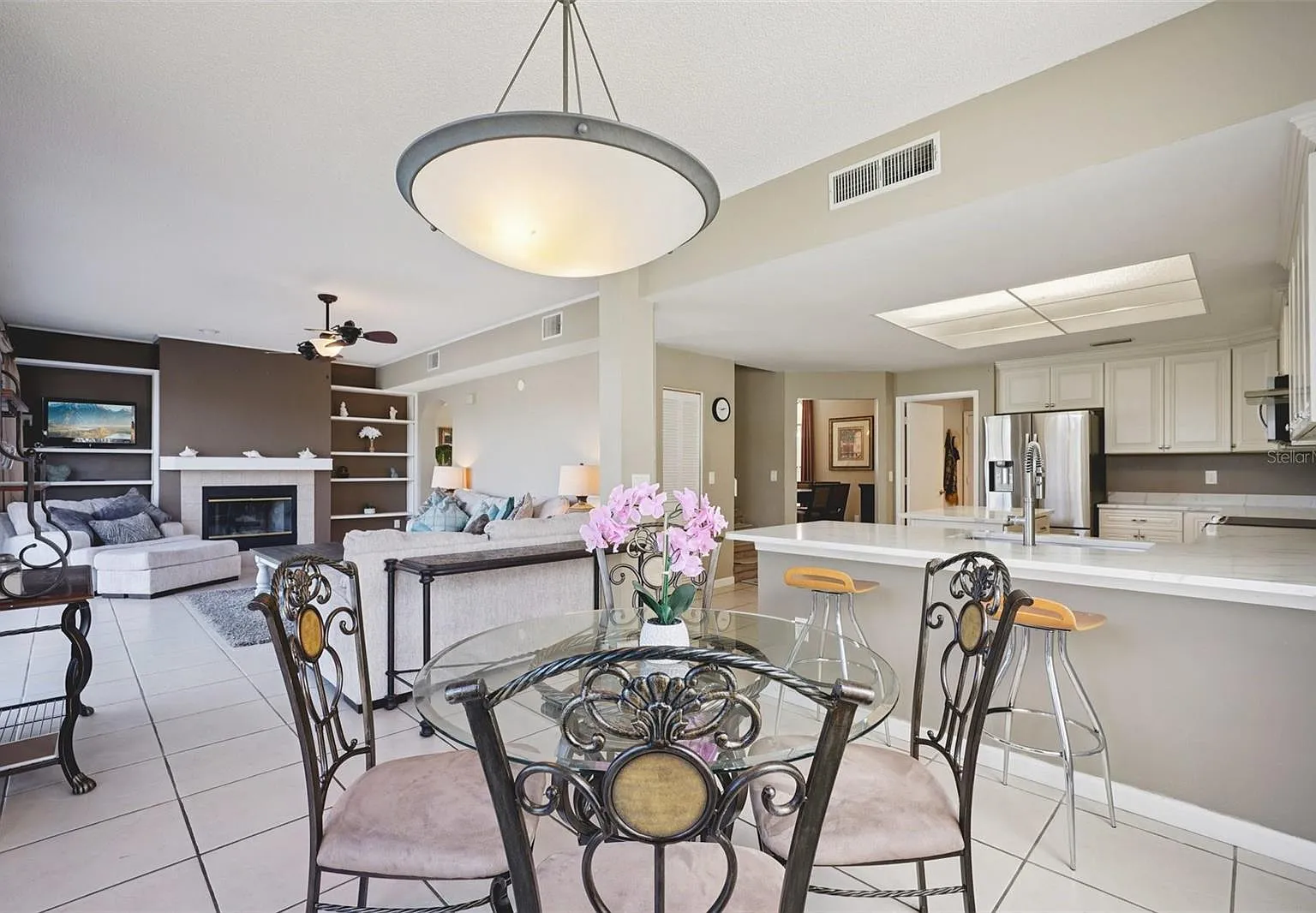 5 bed, 3152 sqft, $3,300 — Photo 4