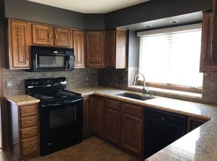 12711 E Birchwood Dr, Wichita, KS 67206