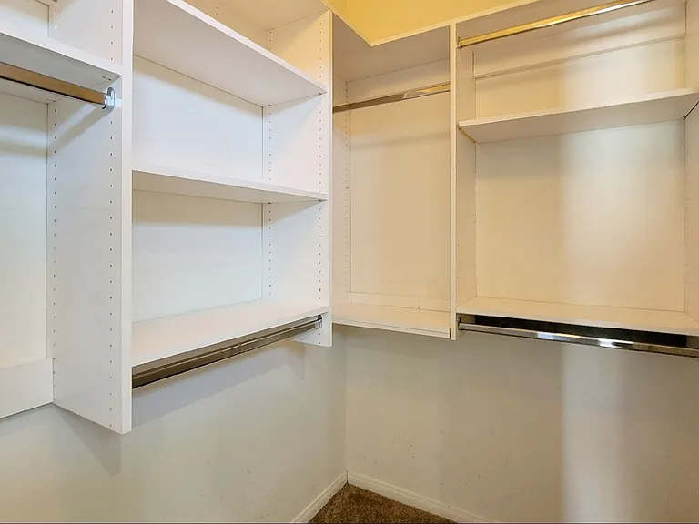 6252 Huntington Ridge Ave — Photo 15