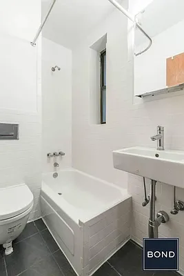 Rented by Bond New York | media 17