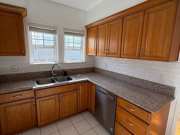 5th image of 336 N Curson Ave #336-1/4