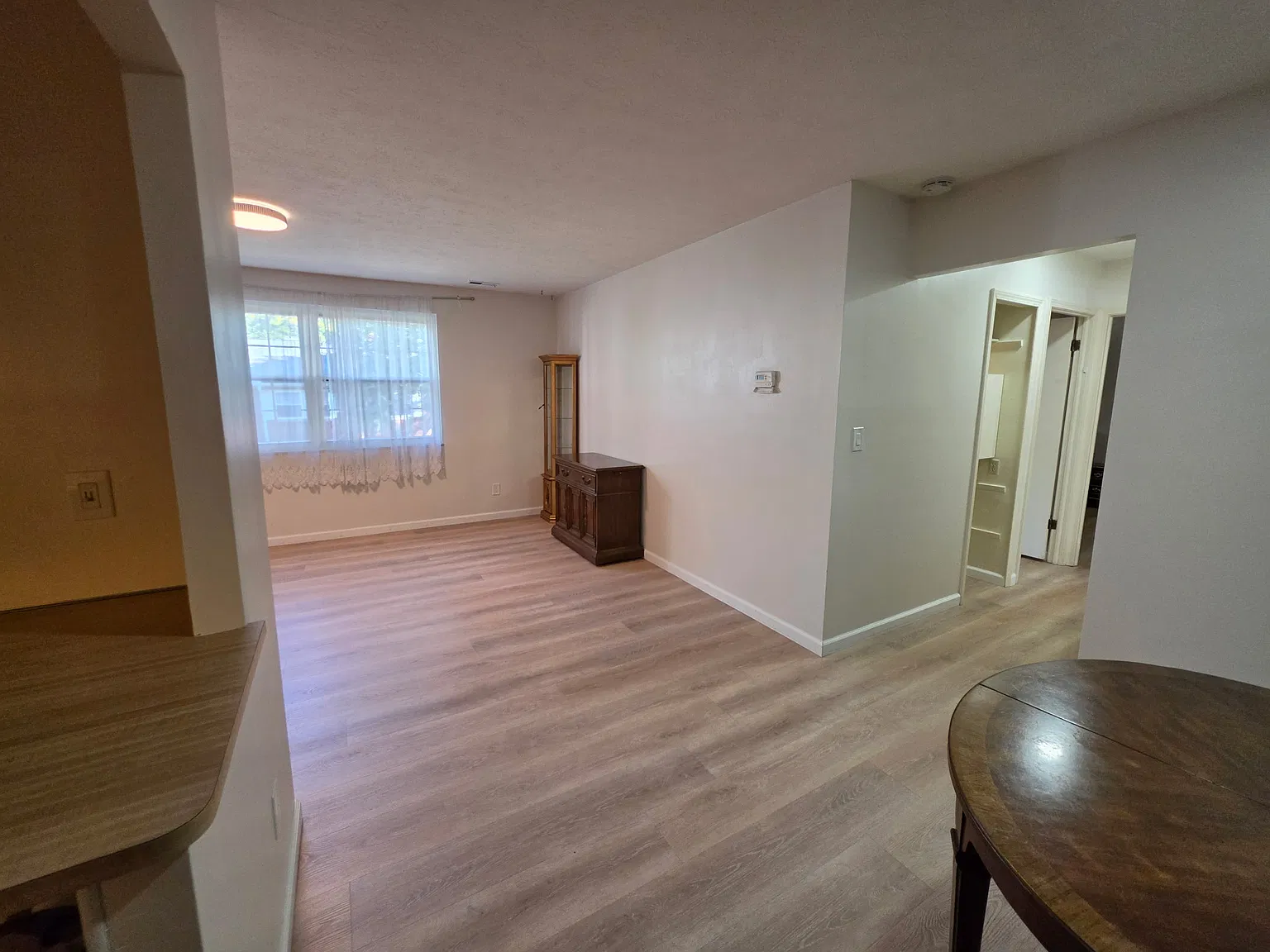 2 bed, 820 sqft, $1,300 — Photo 2