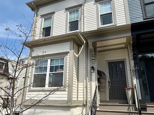 60 Telegraph St #2, South Boston, MA 02127