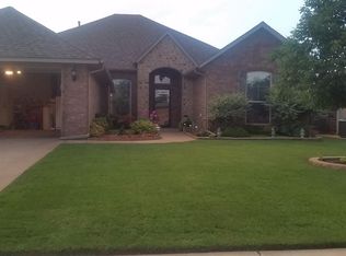 2729 SE 39th St, Moore, OK 73160