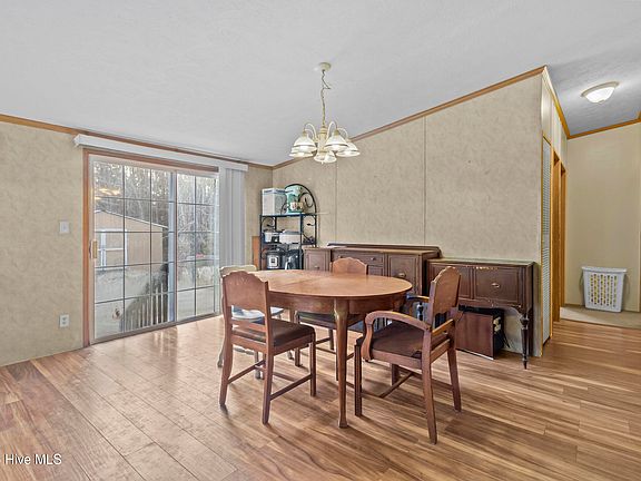 5th image of 415 Country Acres Road