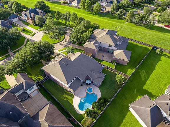 5th image of 1207 Woodhaven Ct