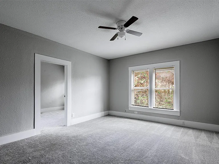 200 W Caroline St #A — Photo 18