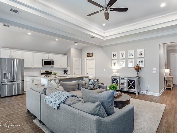5th image of 319 Ouachita Ln