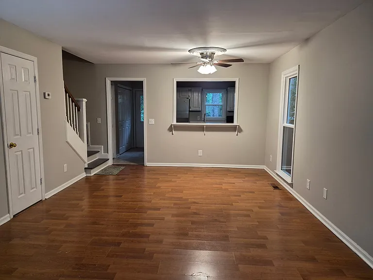 40 Hunters Path Rd — Photo 2