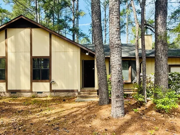 210 Tiverton St, Fayetteville, NC 28314