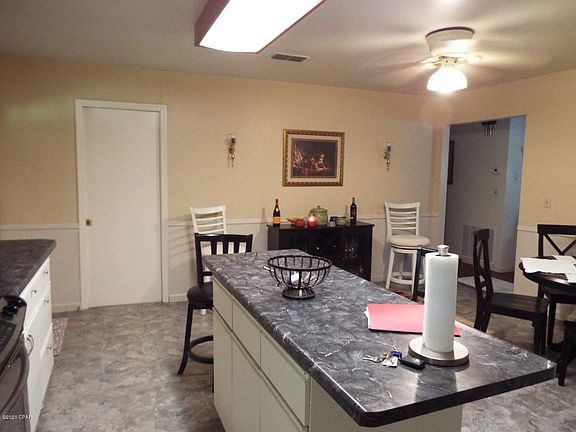2nd image of 635 Hoosier Cres
