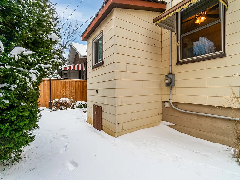415 Grove Ave — Photo 11
