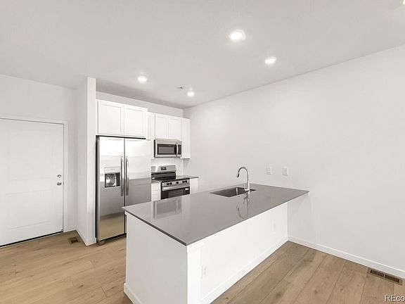 5th image of 15539 Gilpin Avenue