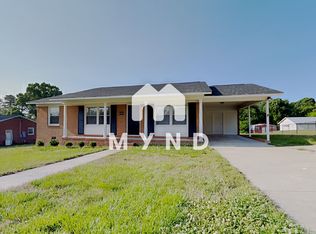 221 Tanglewood Dr, Kannapolis, NC 28081