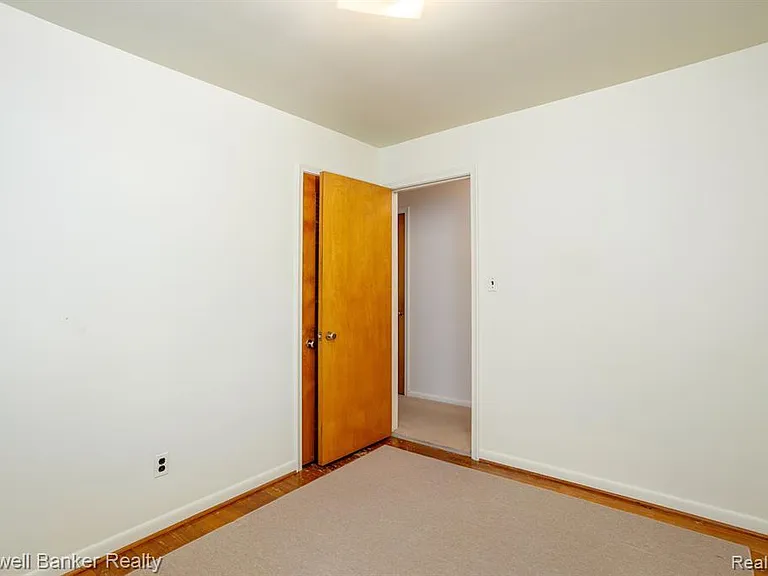 20571 Brooklawn Dr — Photo 10