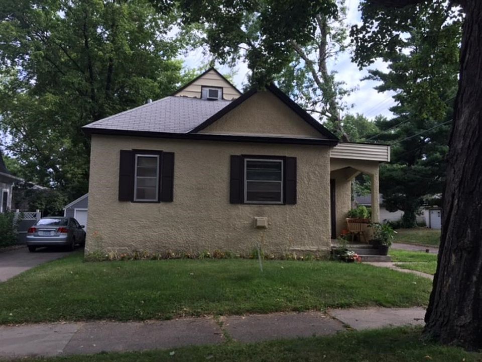 1st image of 1017 27th Ave NE