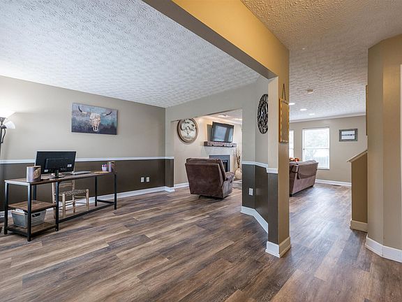 4th image of 3909 Eastrise Dr