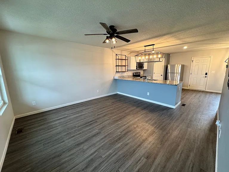 1610 Westport Dr — Photo 5