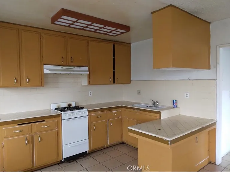 10936 Pope Ave — Photo 3