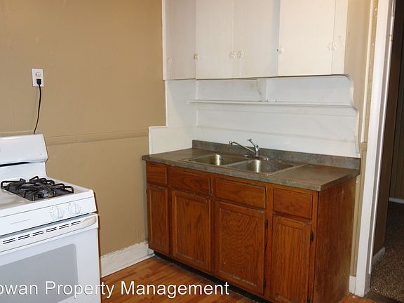 5th image of 3202 E 11th St