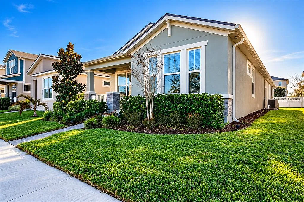 3 bed, 2.0 bath, 1676 sqft, $2,990 — Photo 2