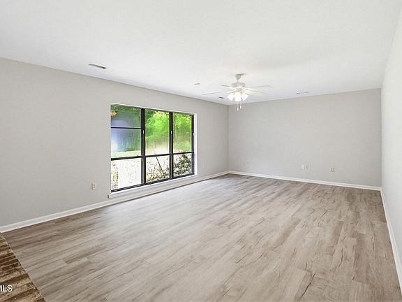 3rd image of 3052 Mink Point Boulevard