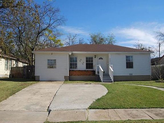 3rd image of 2208 N Farola Dr