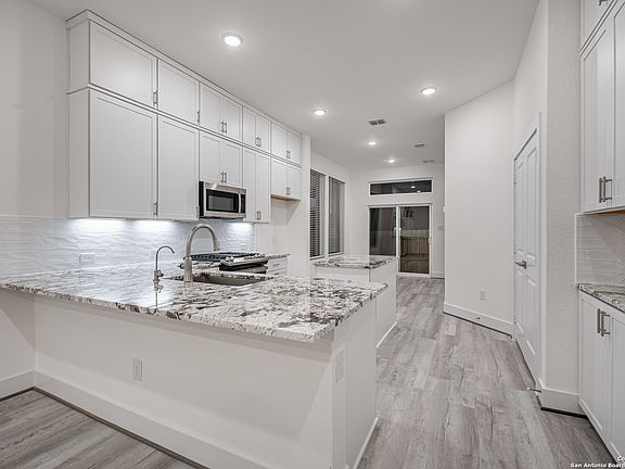 3rd image of 8851 Oakland Blvd. Bldg. #67