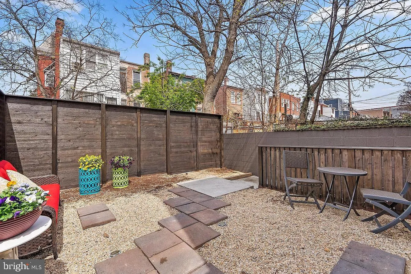 1 bed, 1.0 bath, 2816 sqft, $2,300 — Photo 2