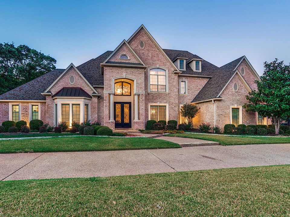 1st image of 839 Simmons Ct