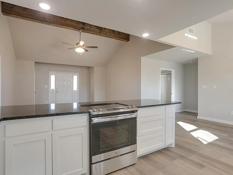 305 Bentley Dr — Photo 14