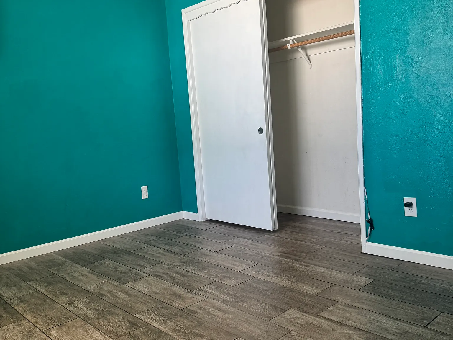 4 bed, 2.5 bath, 1988 sqft, $700 — Photo 2