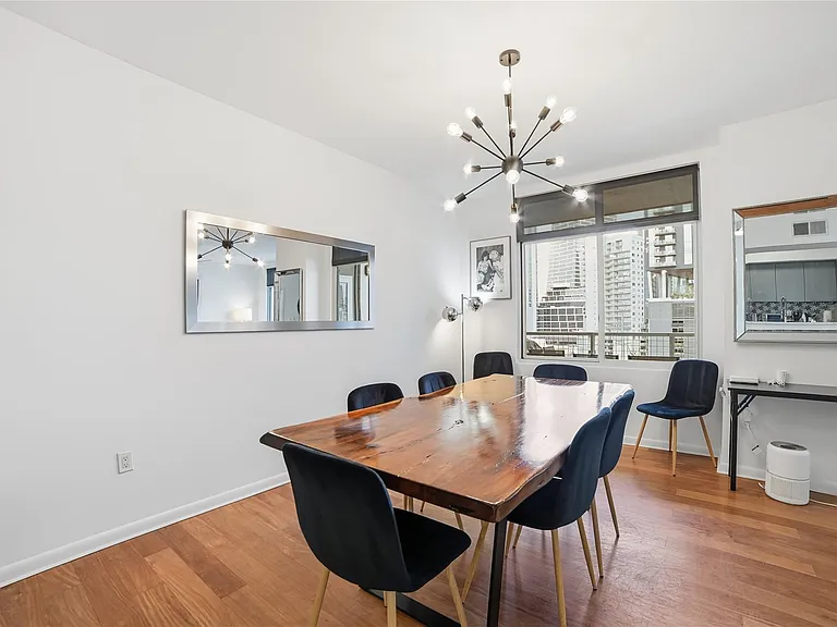 54 Rainey St #1018 — Photo 10