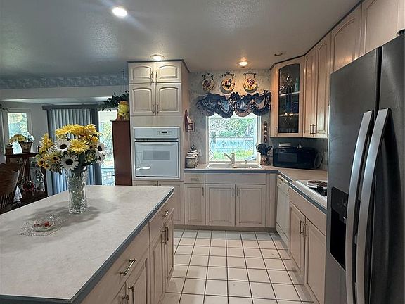 4th image of 1764 Longbranch Street