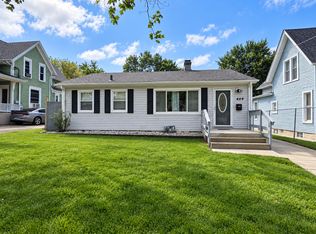 429 Ann St, Elgin, IL 60120