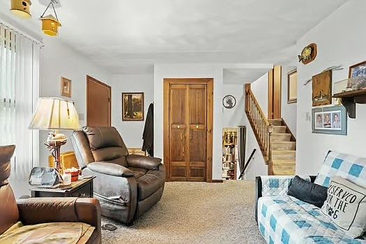 4th image of 19 Willow Ln