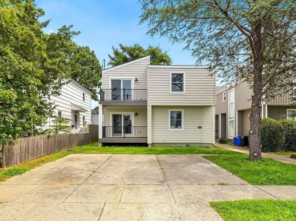 14 Dunwood Road, Port Washington, NY 11050