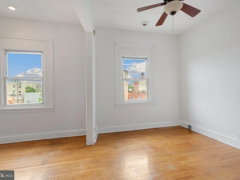 707 W Girard Ave #2F — Photo 15
