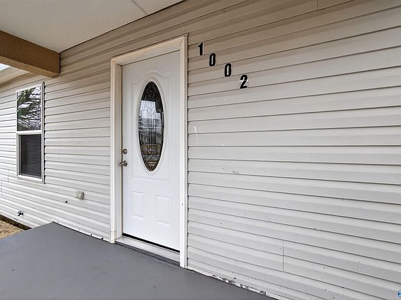 5th image of 1002 7th Ave SE